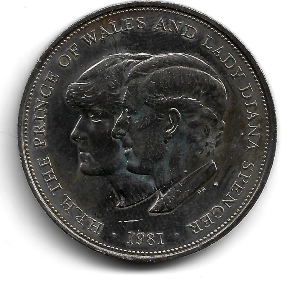 1981 Great Britain Charles & Diana Commemorative Crown Coin (b863-3)